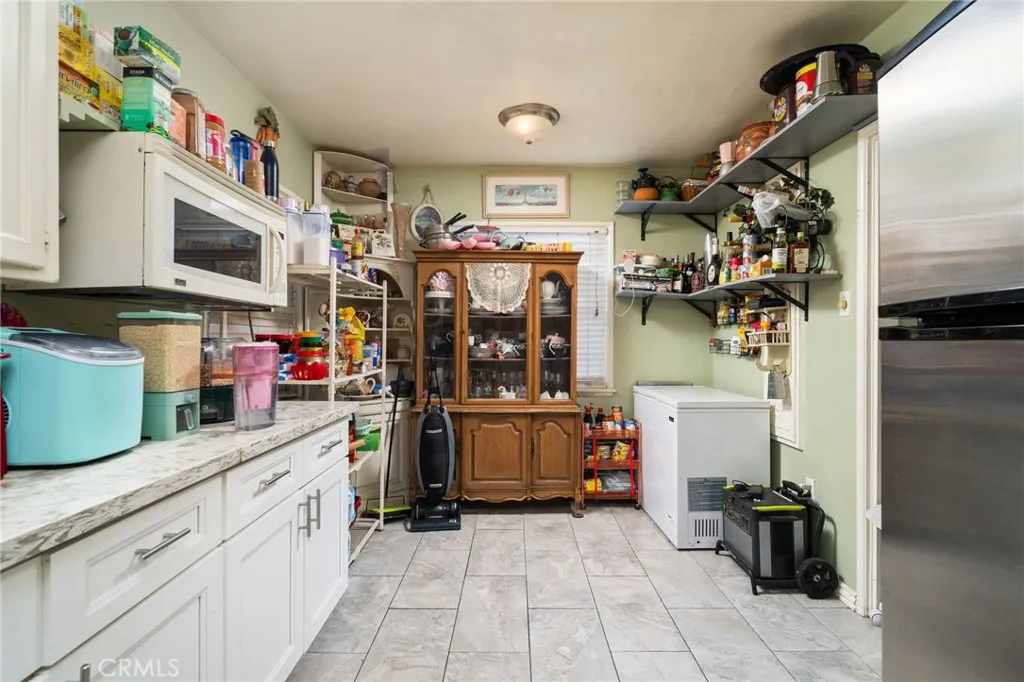 757 E Bonnie Brae, Ontario, California 91764 home-pic-9