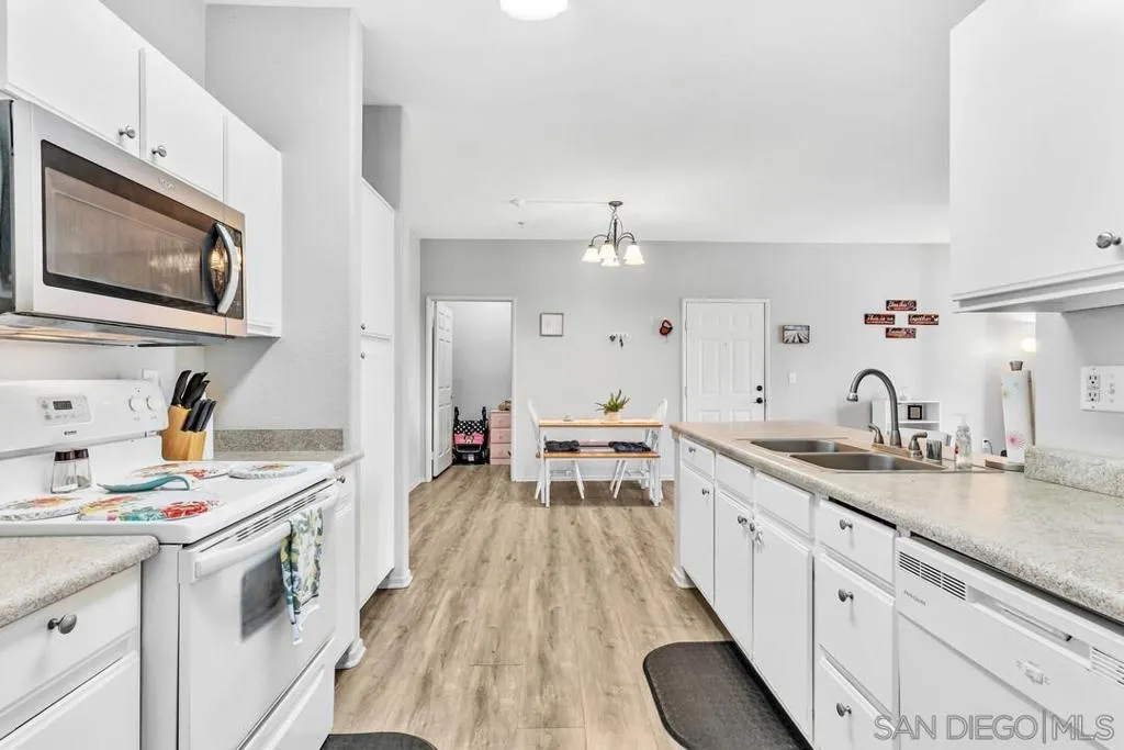 24909 Madison Avenue 3513, Murrieta, California 92562 home-pic-12