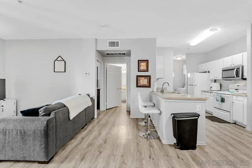 24909 Madison Avenue 3513, Murrieta, California 92562 home-pic-2
