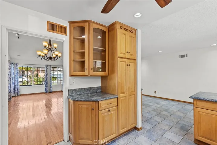 27717 Sequoia Glen, Valencia, California 91354