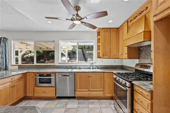 27717 Sequoia Glen, Valencia, California 91354