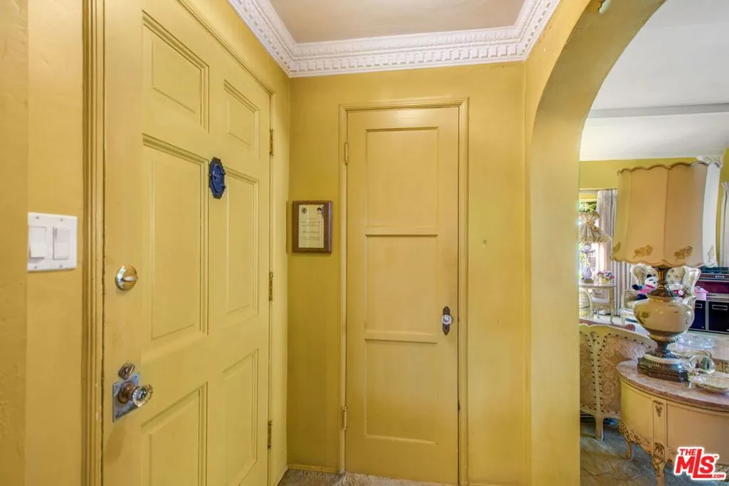 8106 S Normandie Avenue, Los Angeles, California 90044 home-pic-4