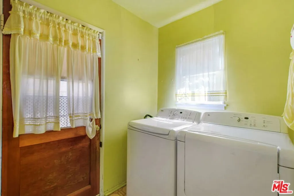 8106 S Normandie Avenue, Los Angeles, California 90044 home-pic-16