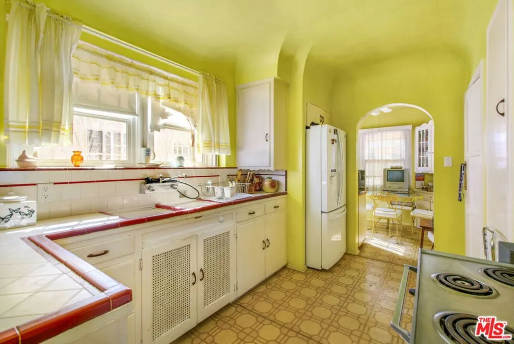 8106 S Normandie Avenue, Los Angeles, California 90044 home-pic-13