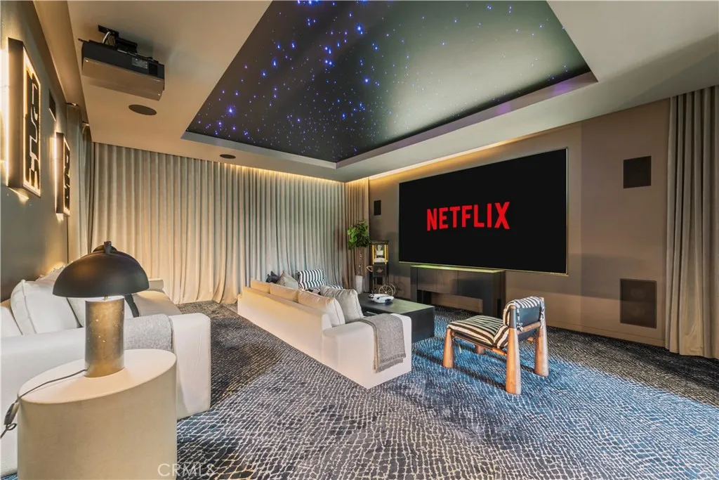 20620 Chatsboro Drive, Woodland Hills, California 91364 home-pic-8