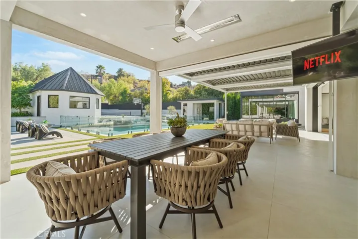 20620 Chatsboro Drive, Woodland Hills, California 91364