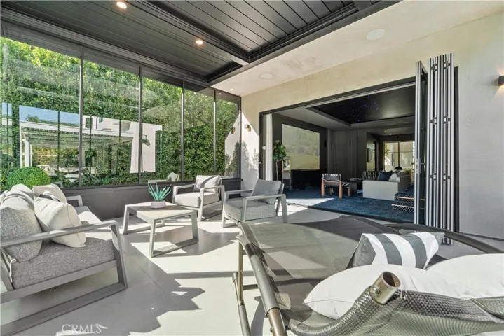20620 Chatsboro Drive, Woodland Hills, California 91364