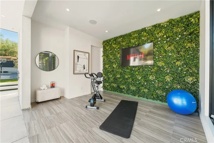 20620 Chatsboro Drive, Woodland Hills, California 91364