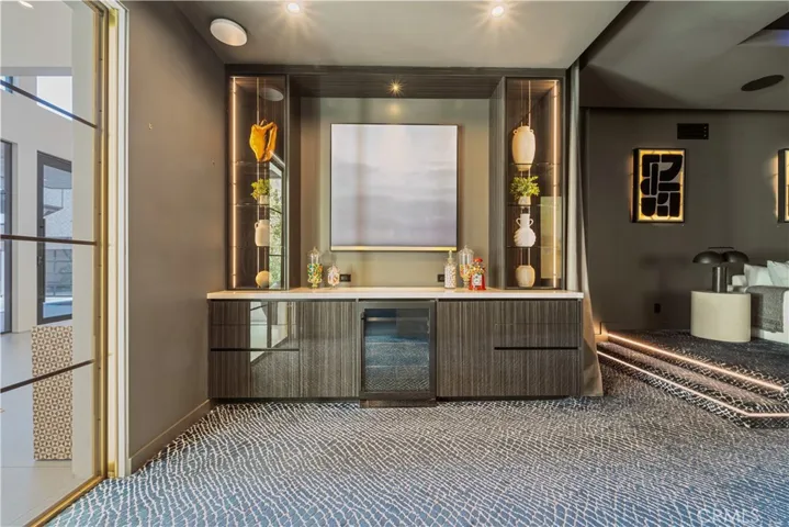 20620 Chatsboro Drive, Woodland Hills, California 91364