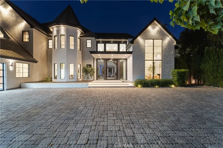 20620 Chatsboro Drive, Woodland Hills, California 91364