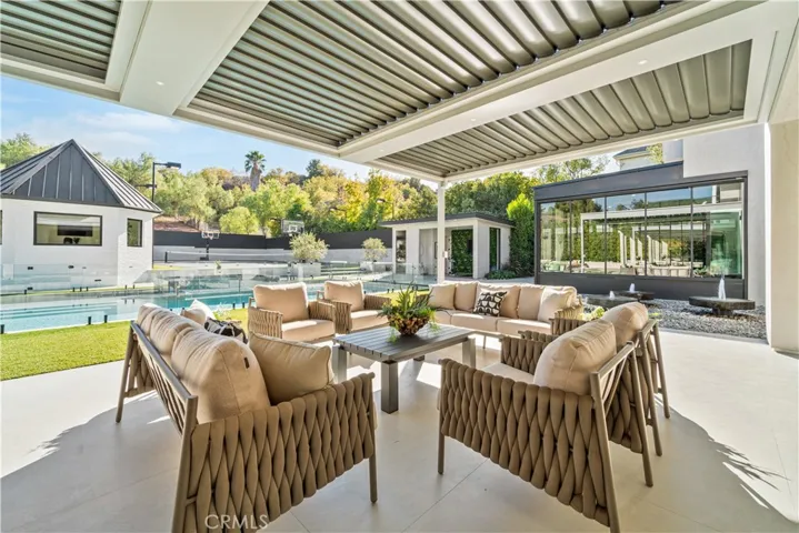 20620 Chatsboro Drive, Woodland Hills, California 91364