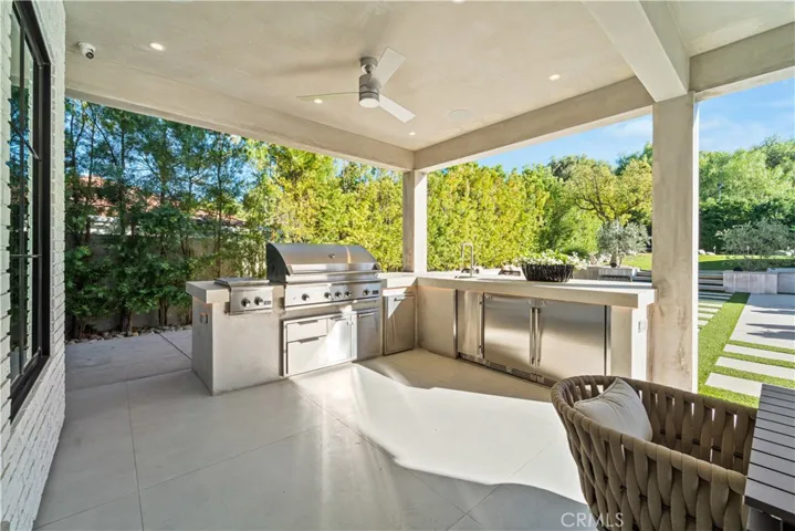 20620 Chatsboro Drive, Woodland Hills, California 91364