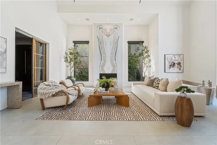 20620 Chatsboro Drive, Woodland Hills, California 91364