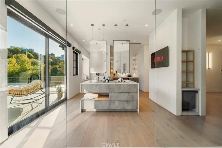 20620 Chatsboro Drive, Woodland Hills, California 91364