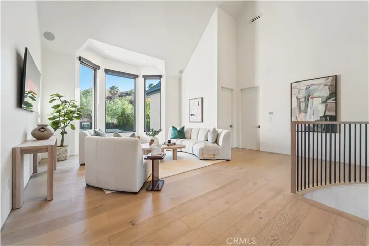 20620 Chatsboro Drive, Woodland Hills, California 91364