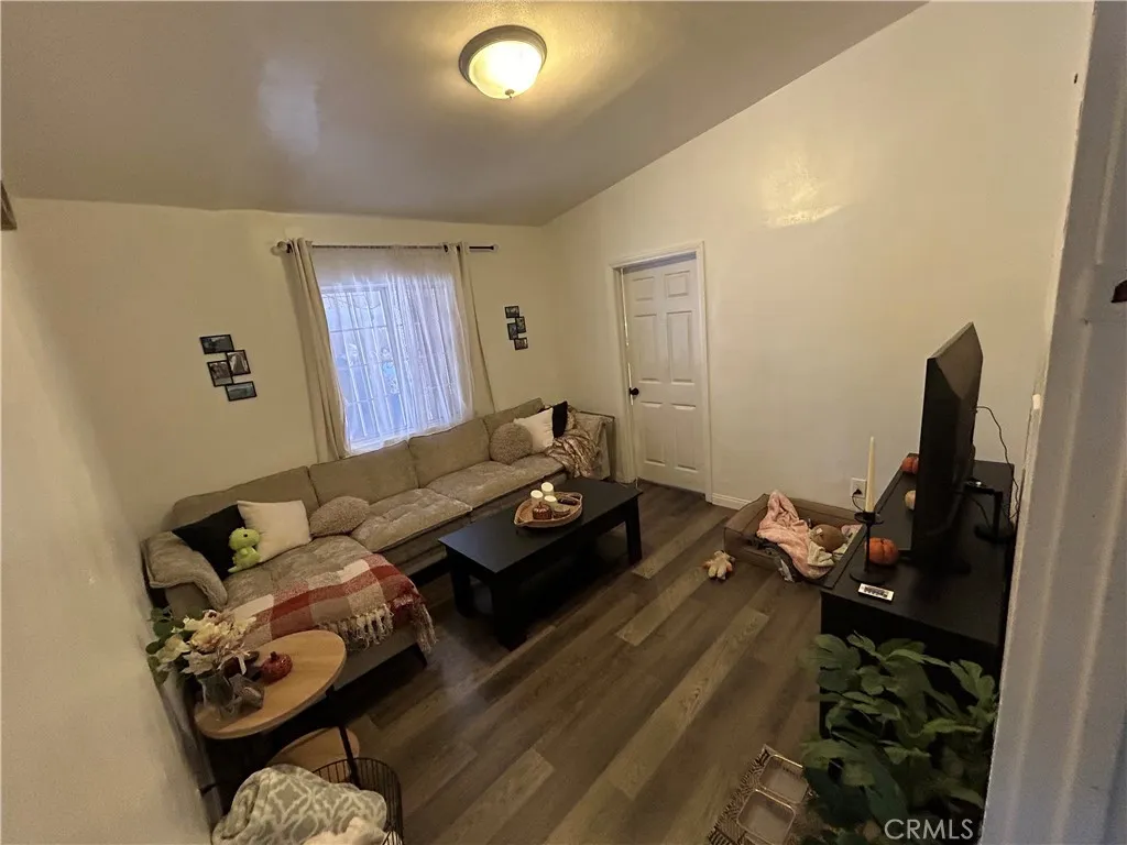 222 W 87th, Los Angeles, California 90003 home-pic-28