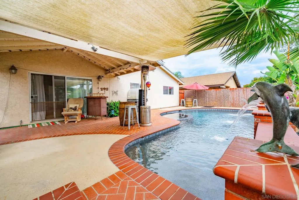 1925 Rock Springs Rd, San Marcos, California 92069 home-pic-26