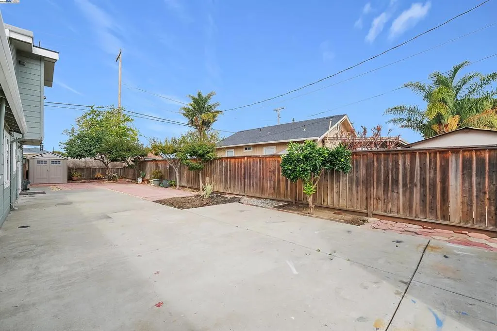 24920 Soto Rd, Hayward, California 94544 home-pic-43