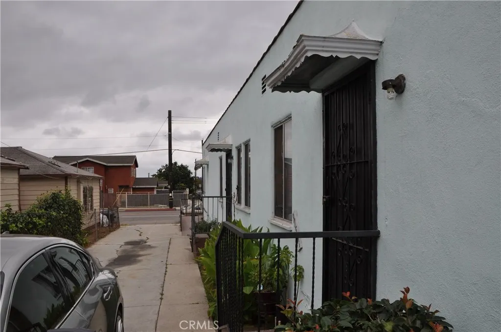 9155 S Normandie, Los Angeles, California 90044 home-pic-4