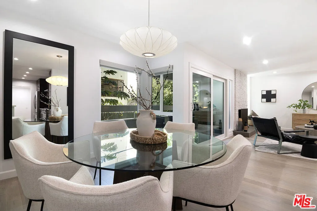 1887 Greenfield Avenue 110, Los Angeles, California 90025 home-pic-4