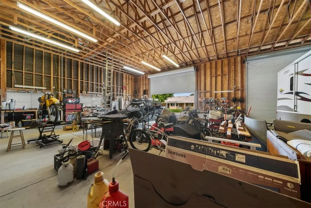15845 Mesquite St, Hesperia, California 92345 home-pic-39