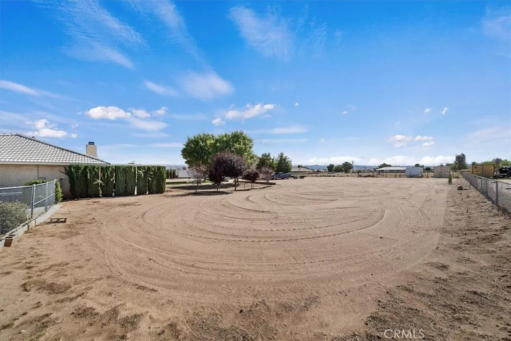15845 Mesquite St, Hesperia, California 92345 home-pic-34