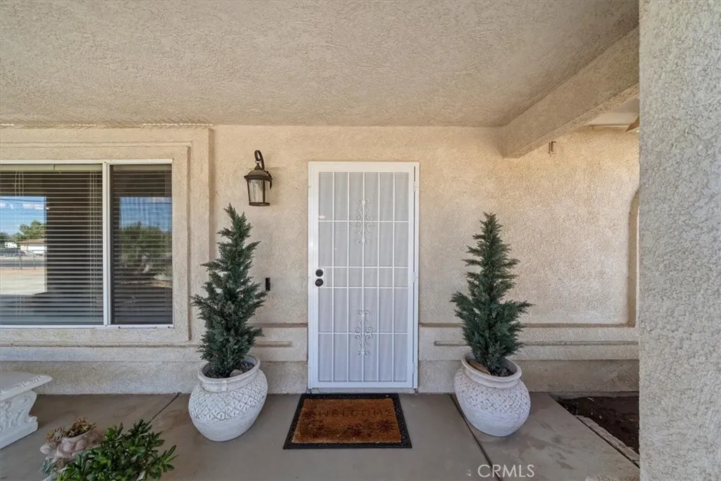 15845 Mesquite St, Hesperia, California 92345 home-pic-5