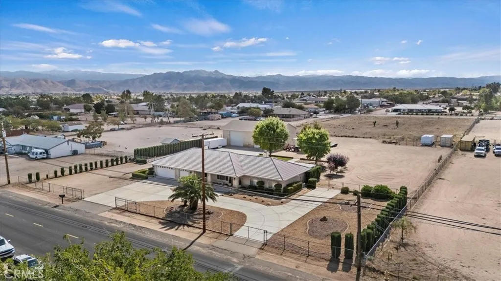 15845 Mesquite St, Hesperia, California 92345 home-pic-43