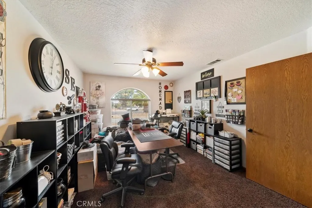 15845 Mesquite St, Hesperia, California 92345 home-pic-26