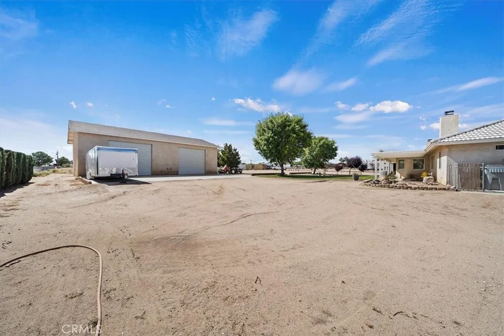 15845 Mesquite St, Hesperia, California 92345 home-pic-40