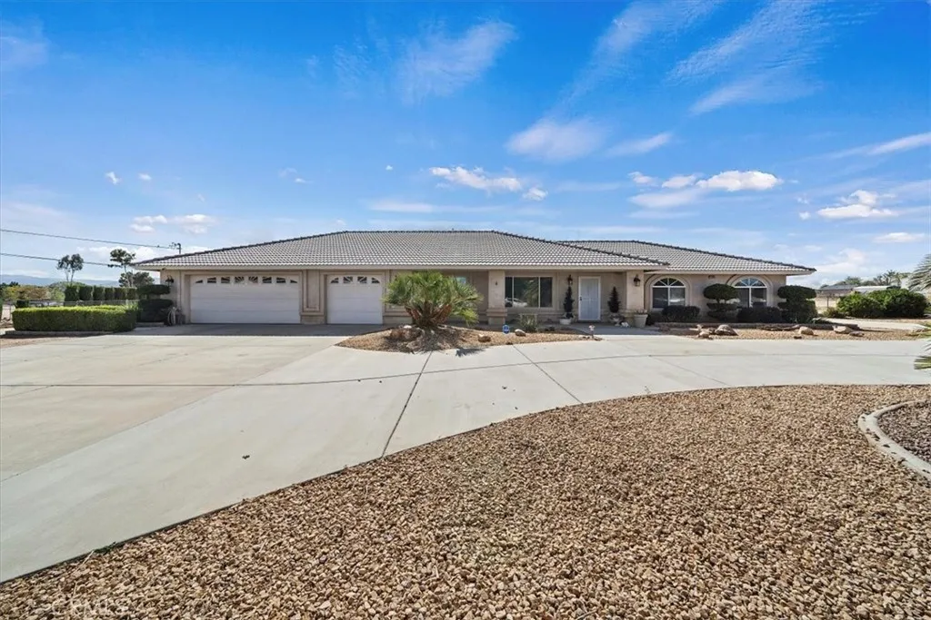 15845 Mesquite St, Hesperia, California 92345 home-pic-0