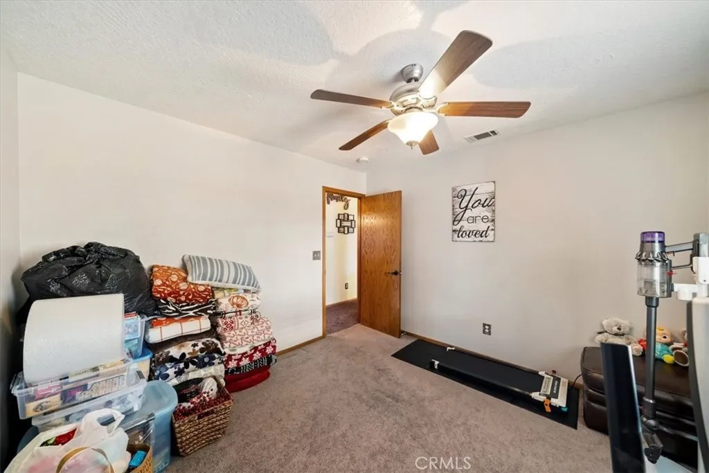 15845 Mesquite St, Hesperia, California 92345 home-pic-24
