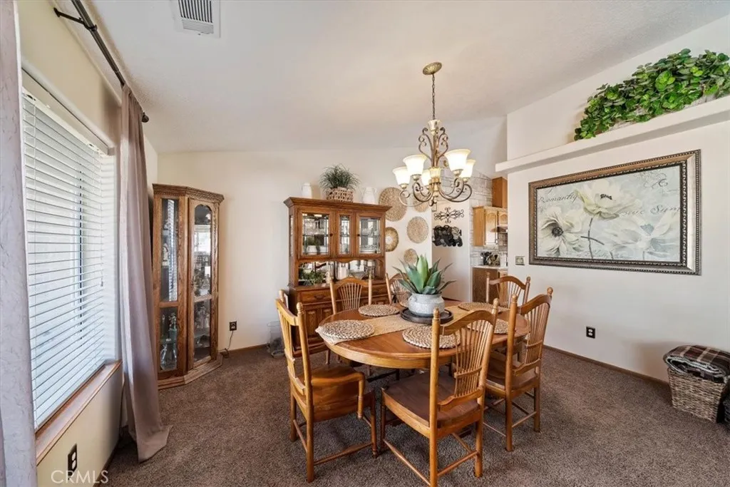 15845 Mesquite St, Hesperia, California 92345 home-pic-11