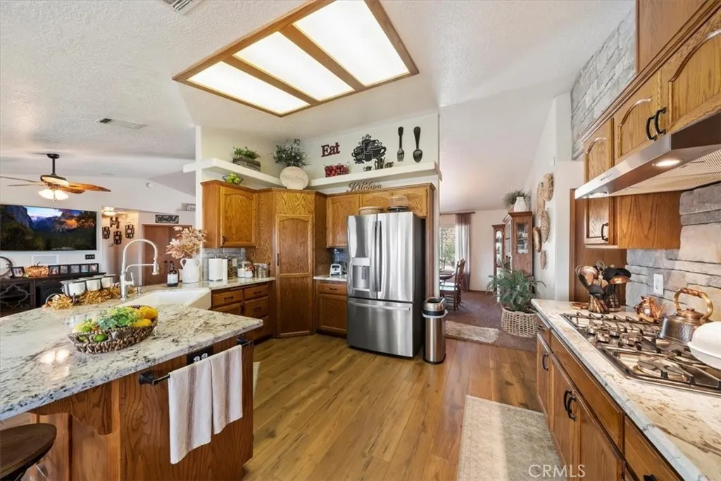 15845 Mesquite St, Hesperia, California 92345 home-pic-14