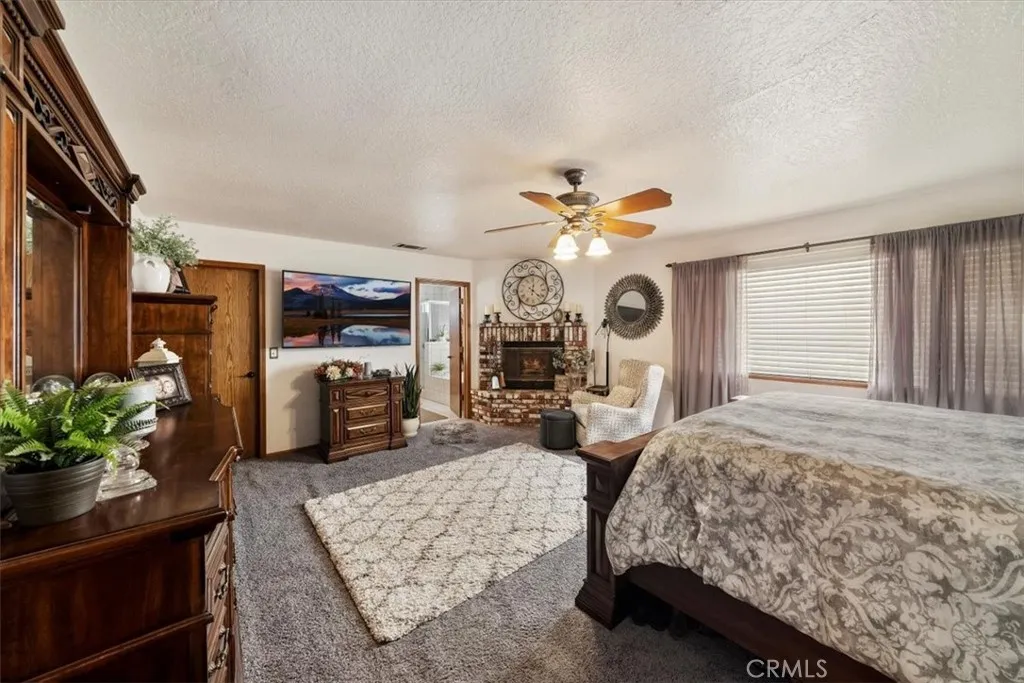 15845 Mesquite St, Hesperia, California 92345 home-pic-17