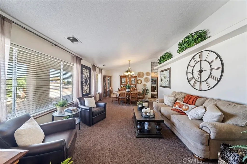 15845 Mesquite St, Hesperia, California 92345 home-pic-7