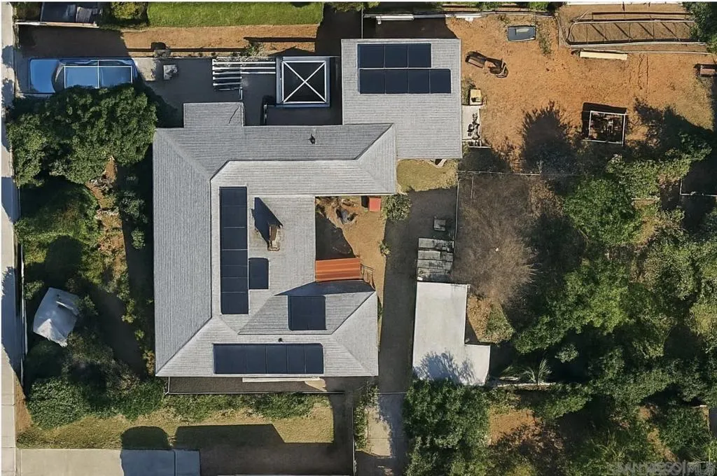 74 E St, Chula Vista, California 91910 home-pic-53