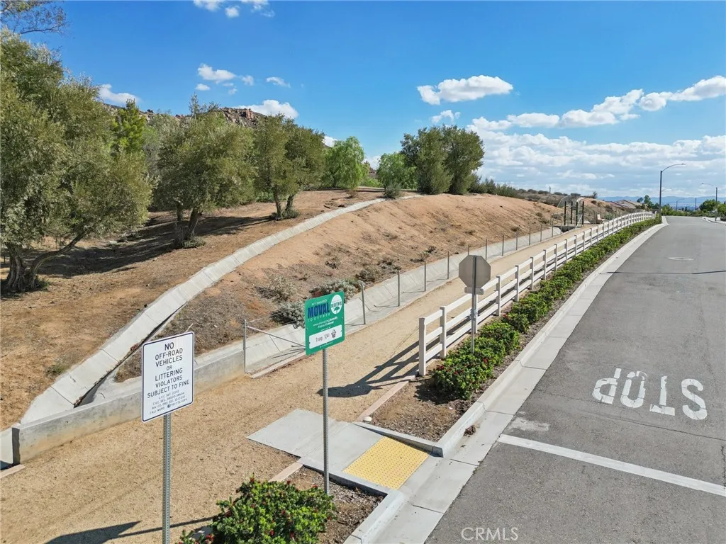 10429 Cloud Haven, Moreno Valley, California 92557 home-pic-21