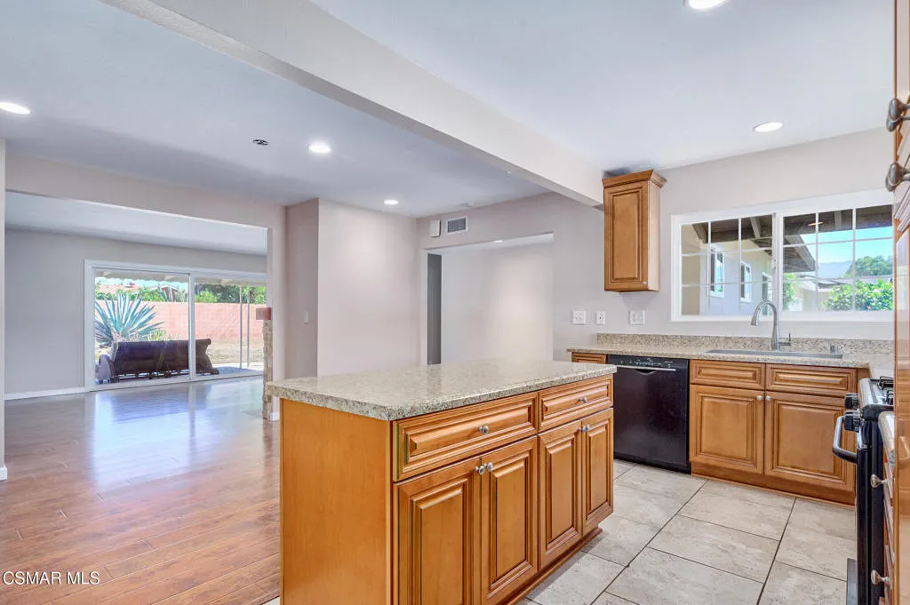 560 Randy Drive, Newbury Park, California 91320 home-pic-7