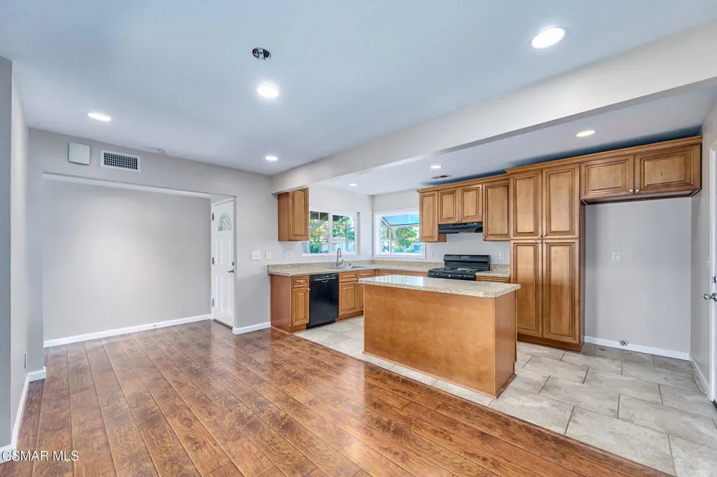 560 Randy Drive, Newbury Park, California 91320 home-pic-5