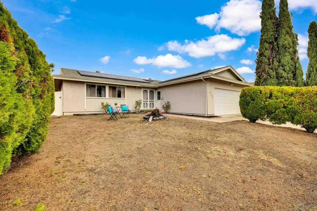 8532 Carlton Oaks Drive, Santee, California 92071 home-pic-21