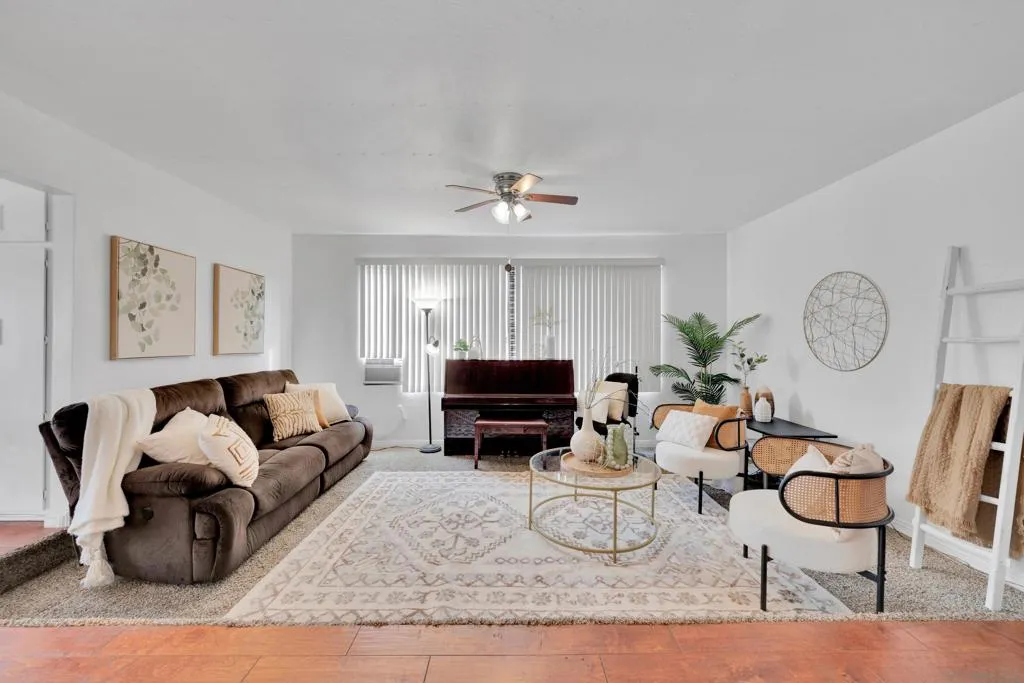 8532 Carlton Oaks Drive, Santee, California 92071 home-pic-3