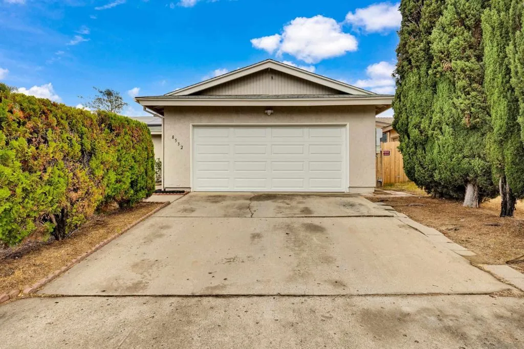 8532 Carlton Oaks Drive, Santee, California 92071 home-pic-19