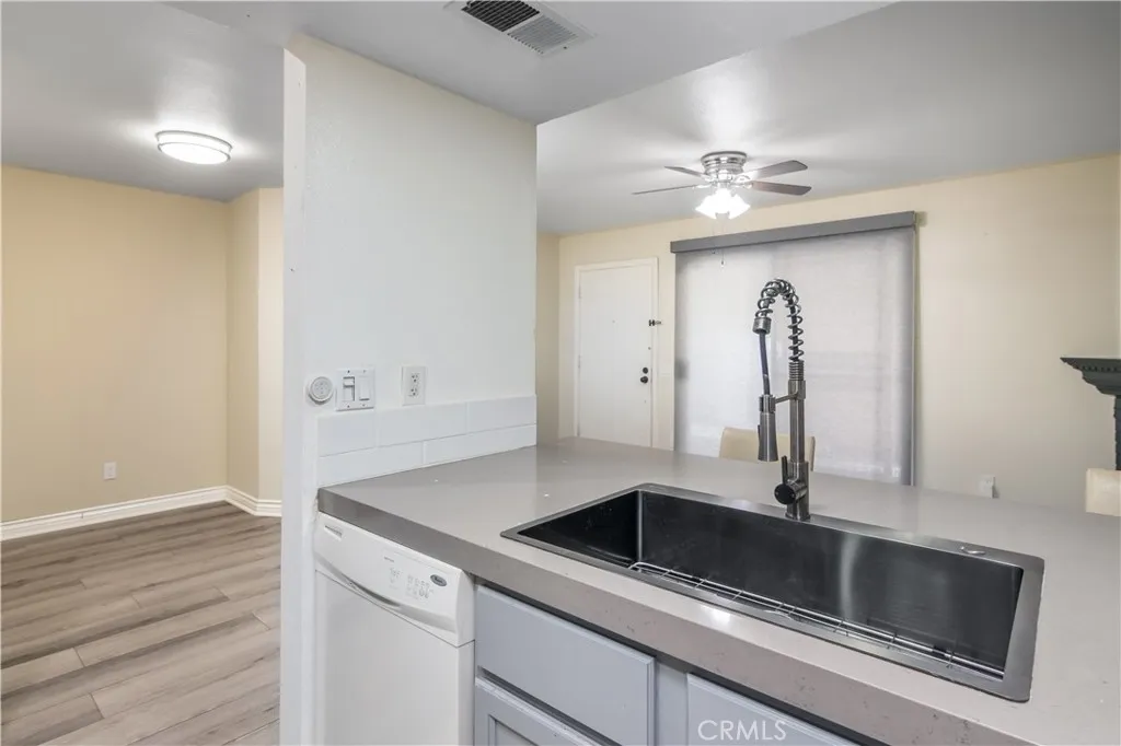 18209 Sierra Highway 35, Canyon Country, California 91351 home-pic-10