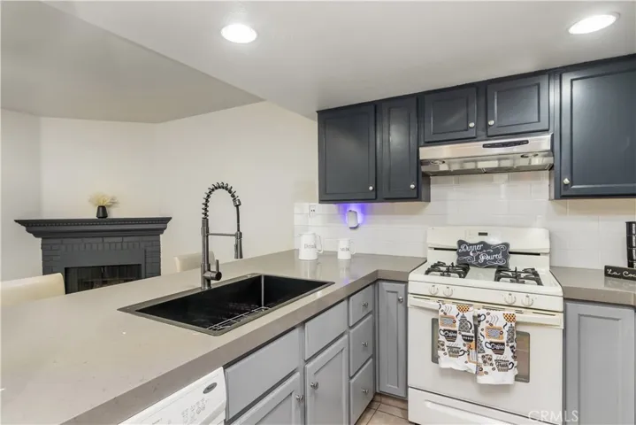 Good size kitchen with recess lights