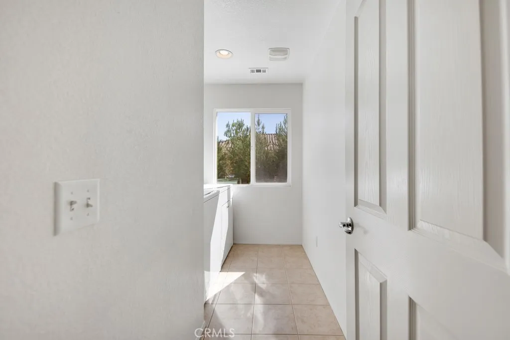 2550 W Avenue K6, Lancaster, California 93536 home-pic-34