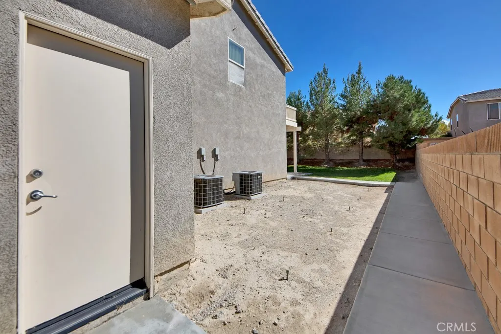 2550 W Avenue K6, Lancaster, California 93536 home-pic-49