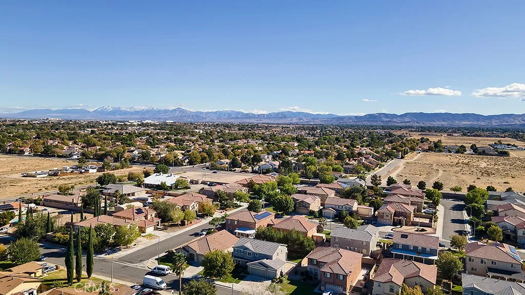 2550 W Avenue K6, Lancaster, California 93536 home-pic-52