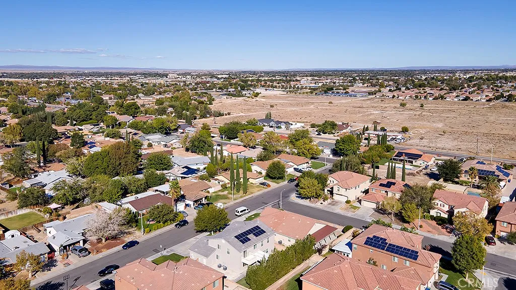 2550 W Avenue K6, Lancaster, California 93536 home-pic-56