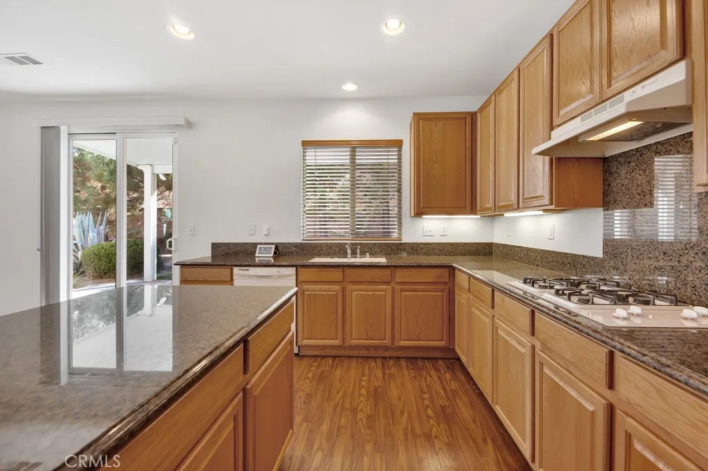 2550 W Avenue K6, Lancaster, California 93536 home-pic-15